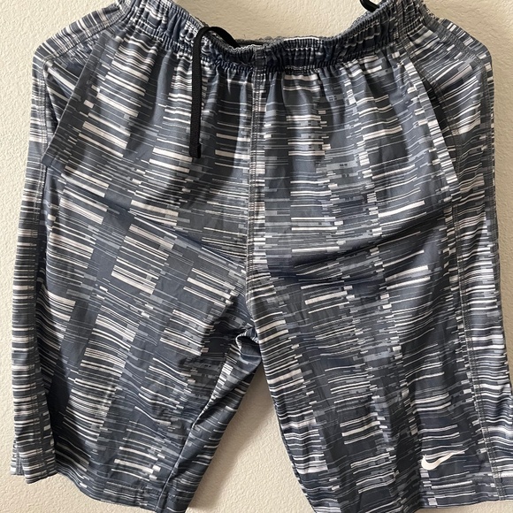Nike Dri-Fit shorts - Picture 1 of 2